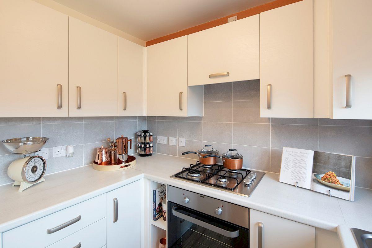 2 Bedroom House To Rent image 4